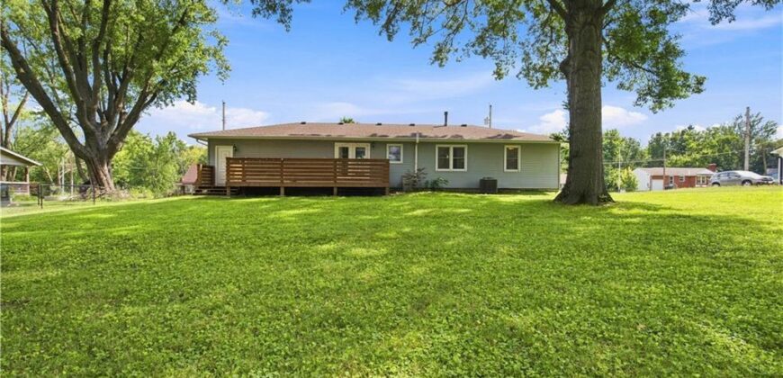 608 NE 82nd Street, Kansas City, MO 64118