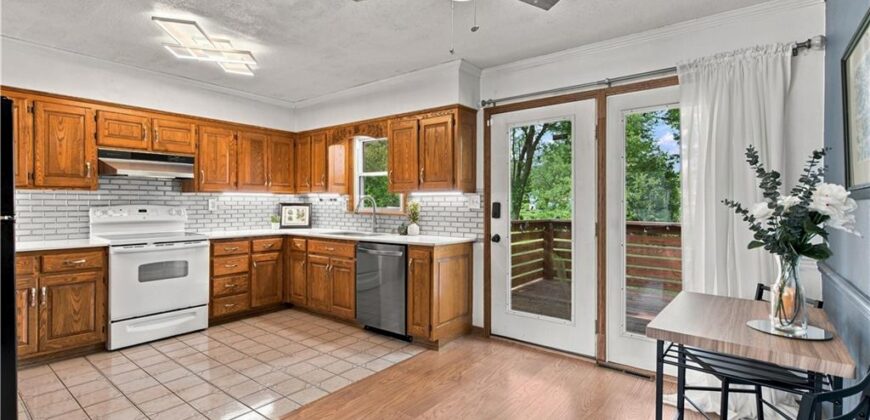 608 NE 82nd Street, Kansas City, MO 64118