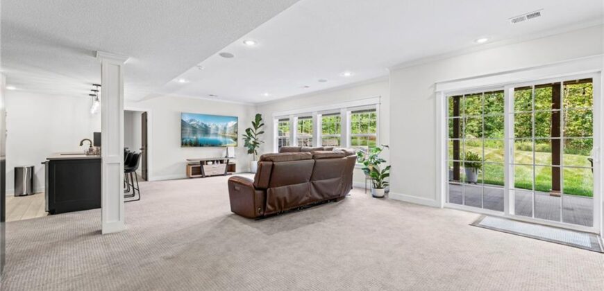 7853 N Kirkwood Avenue, Kansas City, MO 64151