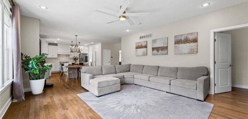 7853 N Kirkwood Avenue, Kansas City, MO 64151