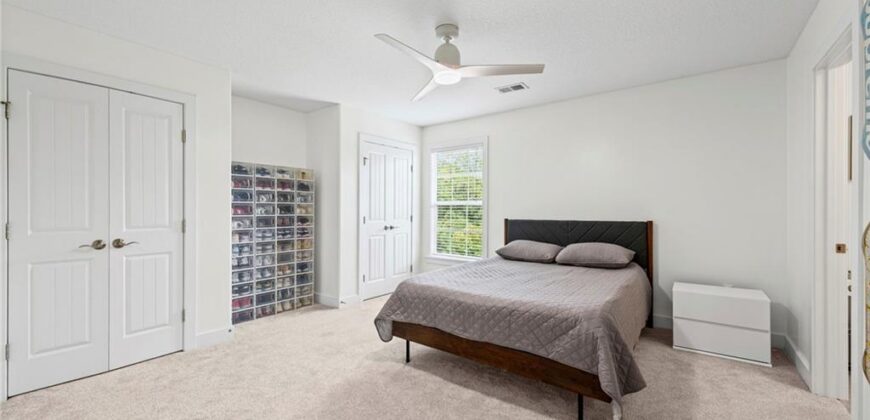 7853 N Kirkwood Avenue, Kansas City, MO 64151