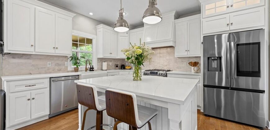 7853 N Kirkwood Avenue, Kansas City, MO 64151