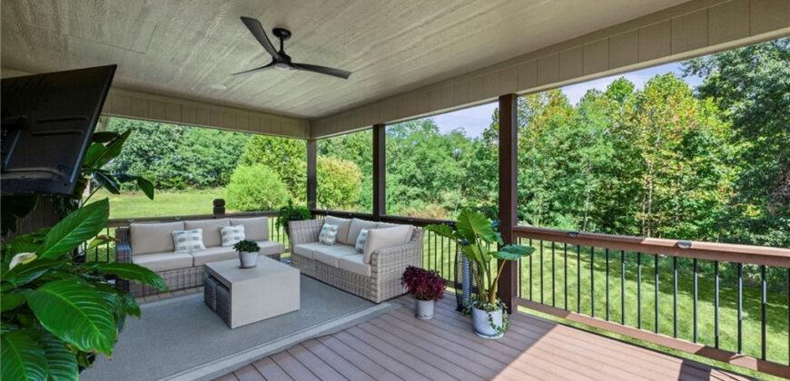 7853 N Kirkwood Avenue, Kansas City, MO 64151