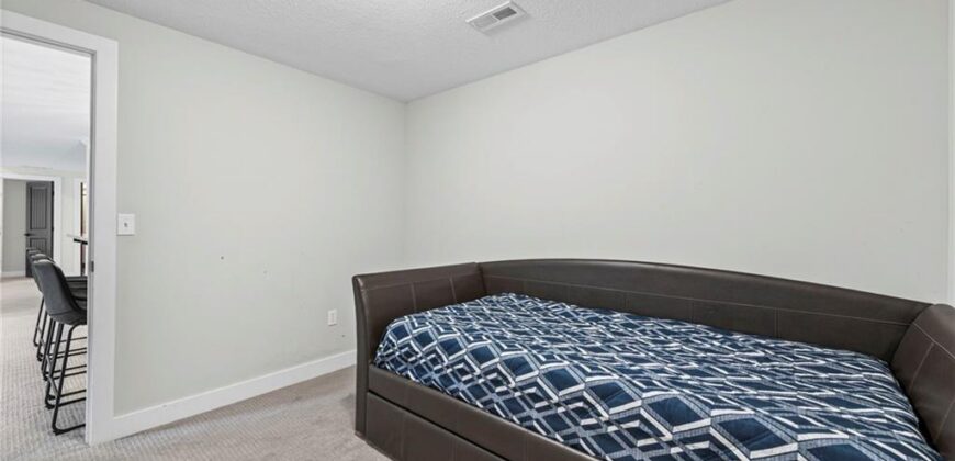 7853 N Kirkwood Avenue, Kansas City, MO 64151