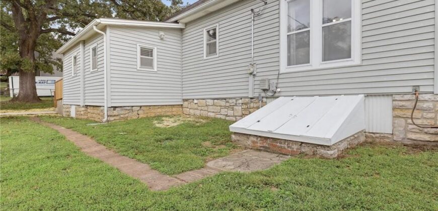 1300 Kearney Road, Excelsior Springs, MO 64024
