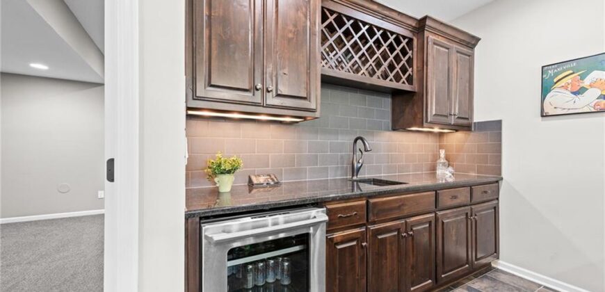 6140 Lime Stone Court, Parkville, MO 64152