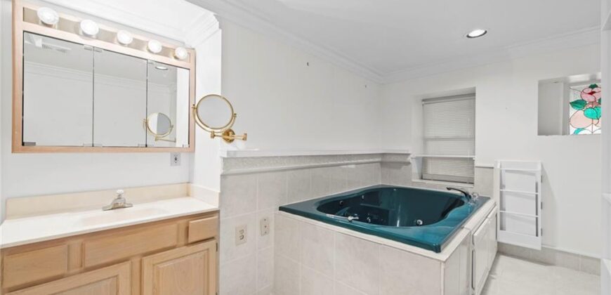 9609 NW 77th Terrace, Weatherby Lake, MO 64152