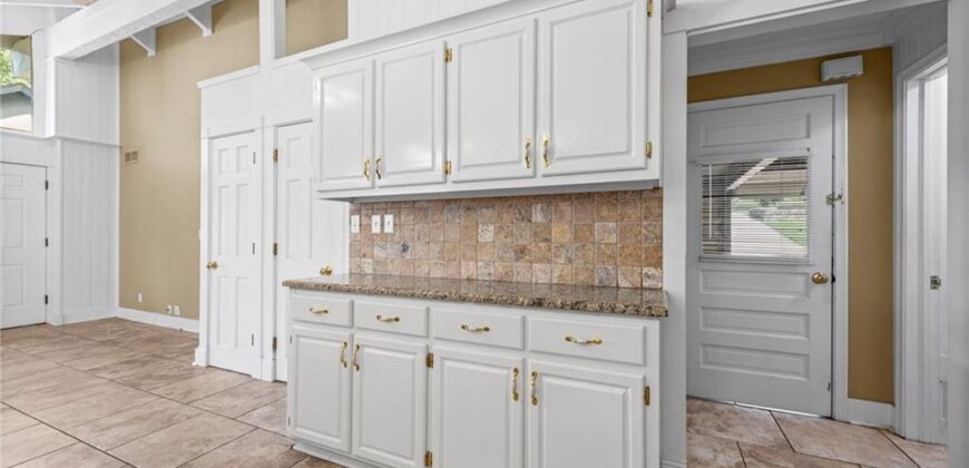 9609 NW 77th Terrace, Weatherby Lake, MO 64152