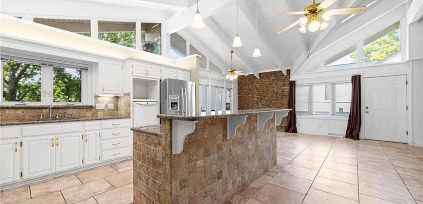 9609 NW 77th Terrace, Weatherby Lake, MO 64152