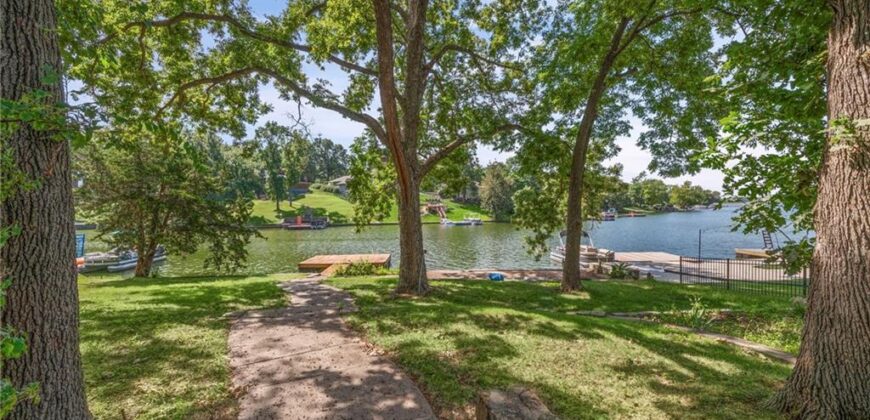 9609 NW 77th Terrace, Weatherby Lake, MO 64152