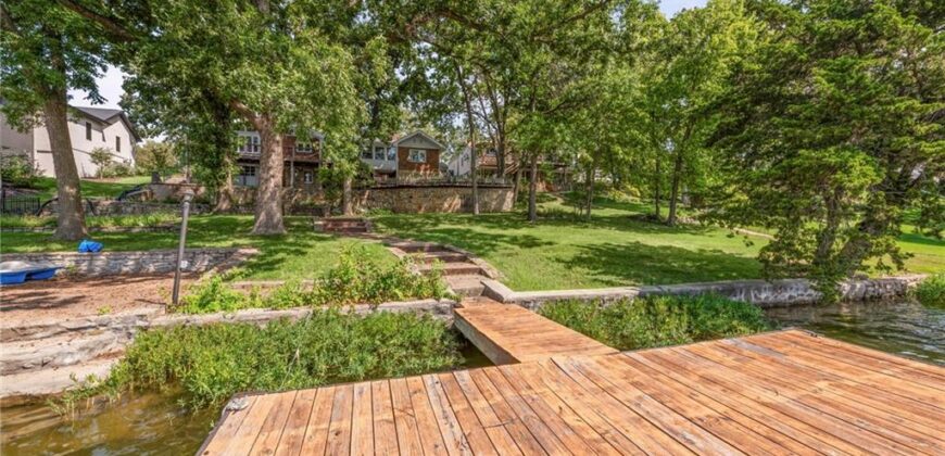 9609 NW 77th Terrace, Weatherby Lake, MO 64152