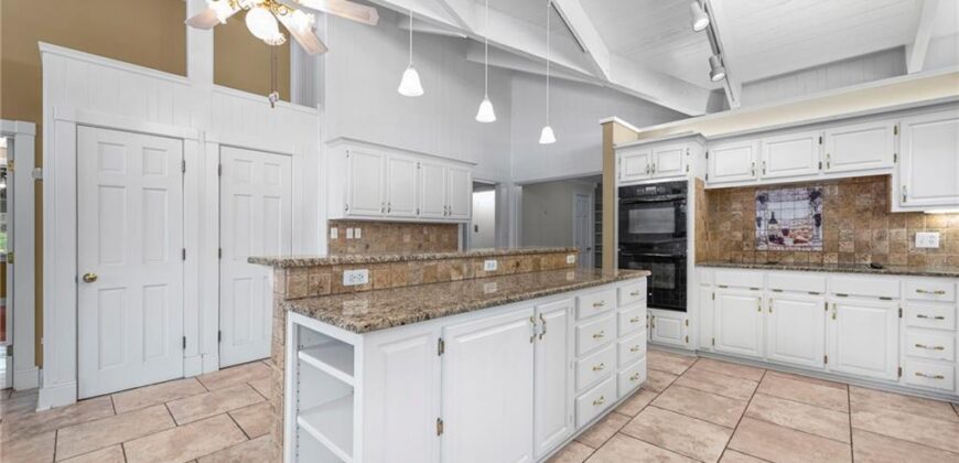 9609 NW 77th Terrace, Weatherby Lake, MO 64152