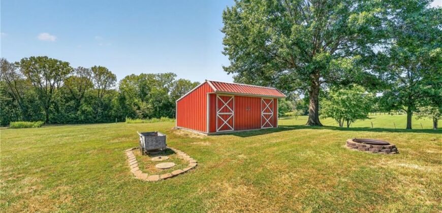 14318 Kimberly Drive, Excelsior Springs, MO 64024