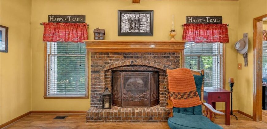 14318 Kimberly Drive, Excelsior Springs, MO 64024