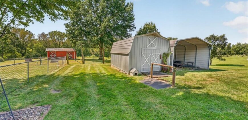 14318 Kimberly Drive, Excelsior Springs, MO 64024