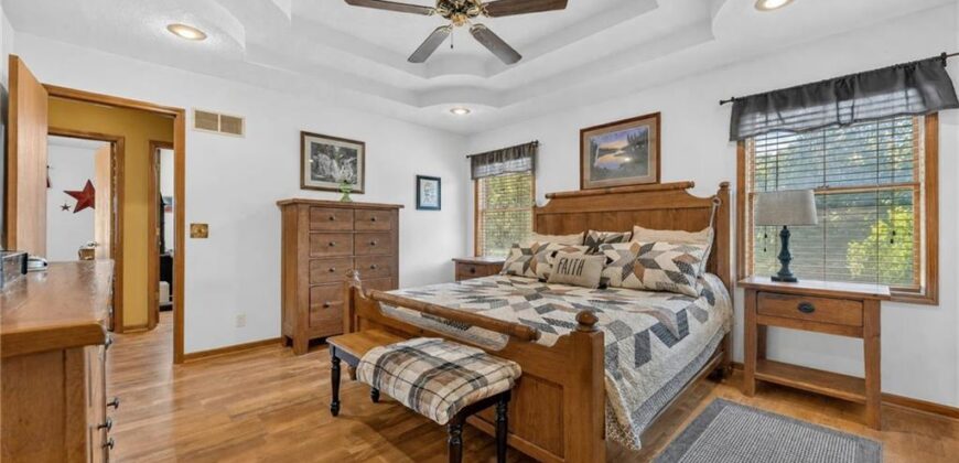 14318 Kimberly Drive, Excelsior Springs, MO 64024