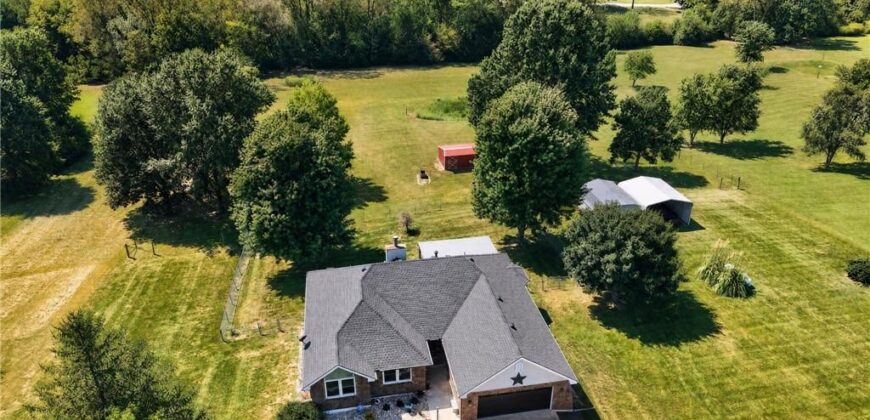 14318 Kimberly Drive, Excelsior Springs, MO 64024