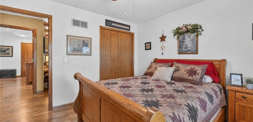 14318 Kimberly Drive, Excelsior Springs, MO 64024