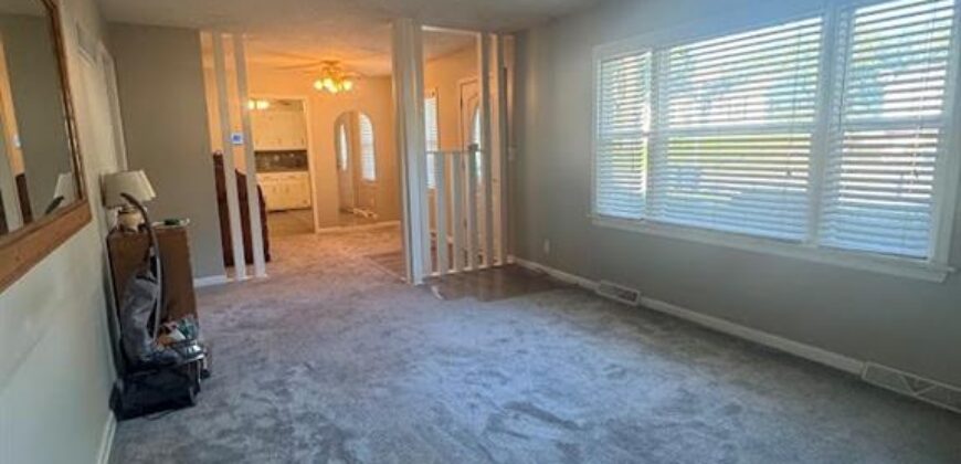 3736 N Lister Avenue, Kansas City, MO 64117