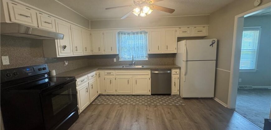 3736 N Lister Avenue, Kansas City, MO 64117