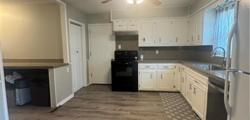 3736 N Lister Avenue, Kansas City, MO 64117