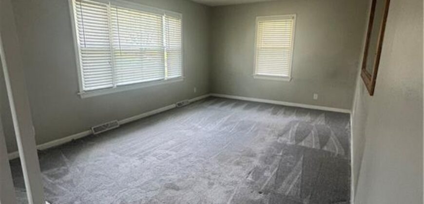 3736 N Lister Avenue, Kansas City, MO 64117