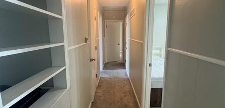 3736 N Lister Avenue, Kansas City, MO 64117