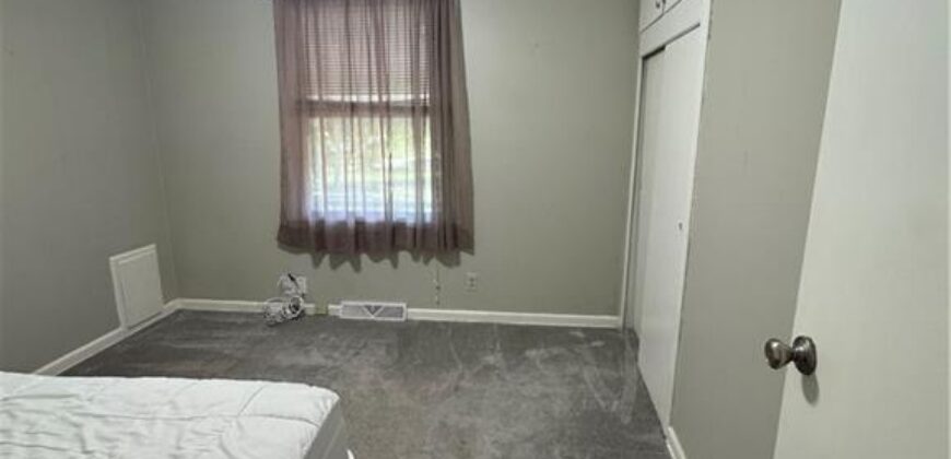 3736 N Lister Avenue, Kansas City, MO 64117