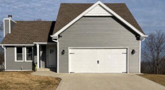 306 Lakeland Drive, Smithville, MO 64089