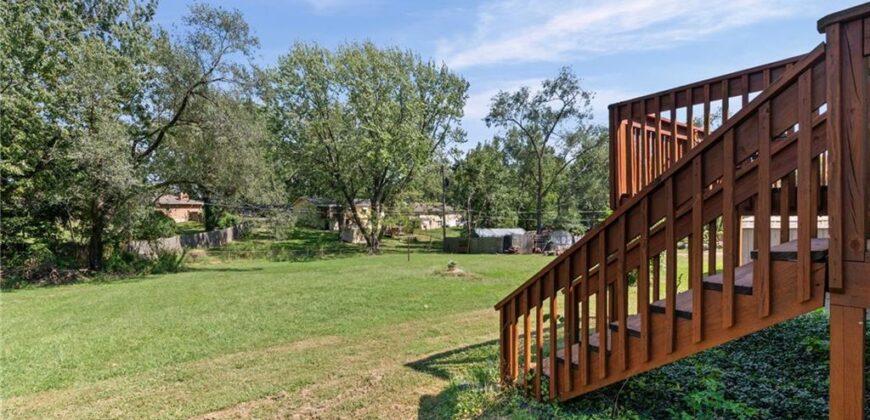 7017 N Montrose Avenue, Kansas City, MO 64151