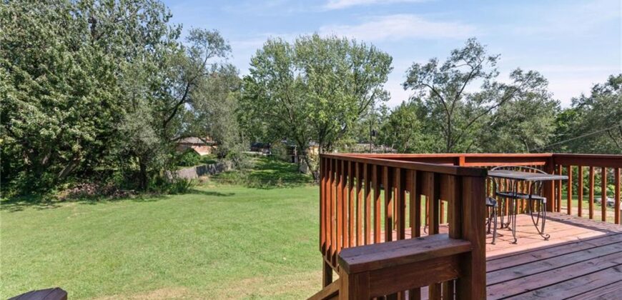 7017 N Montrose Avenue, Kansas City, MO 64151