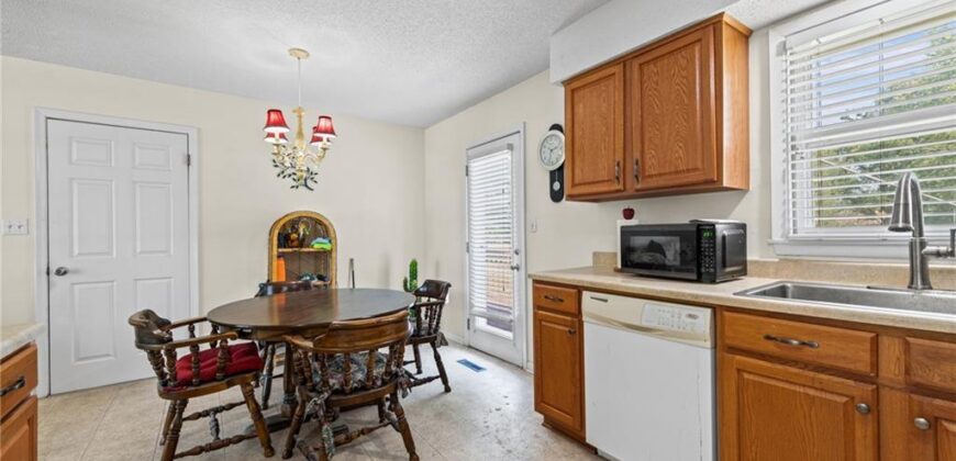 7017 N Montrose Avenue, Kansas City, MO 64151