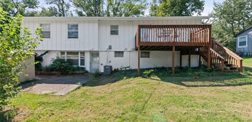 7017 N Montrose Avenue, Kansas City, MO 64151