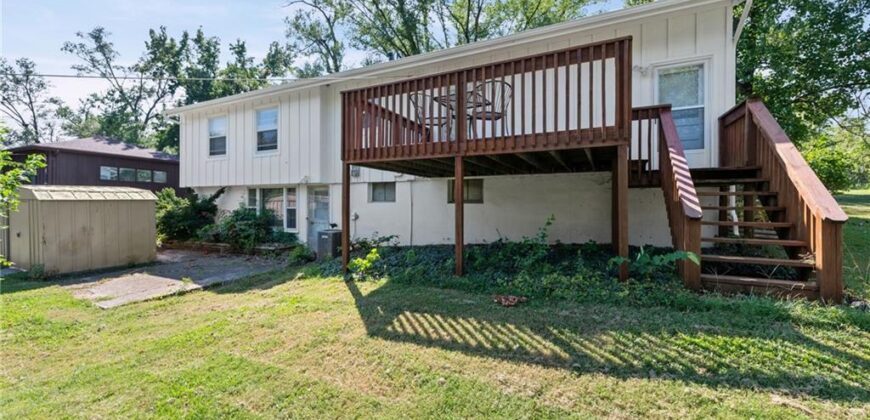 7017 N Montrose Avenue, Kansas City, MO 64151