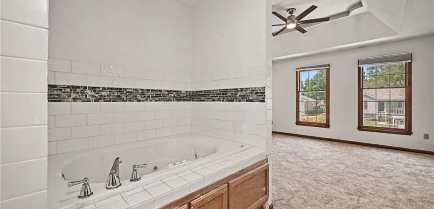 1629 Dunwich Drive, Liberty, MO 64068