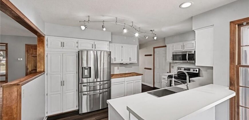 1629 Dunwich Drive, Liberty, MO 64068