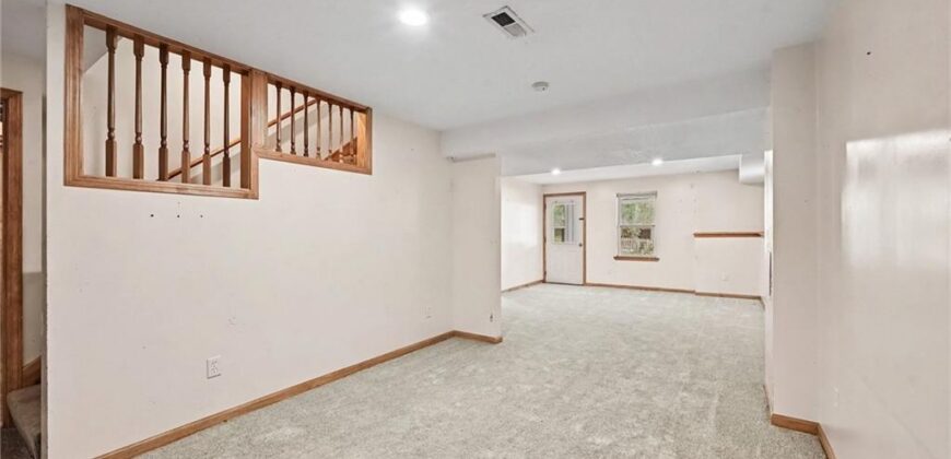 1629 Dunwich Drive, Liberty, MO 64068