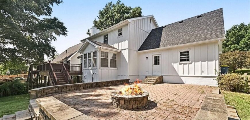 1629 Dunwich Drive, Liberty, MO 64068