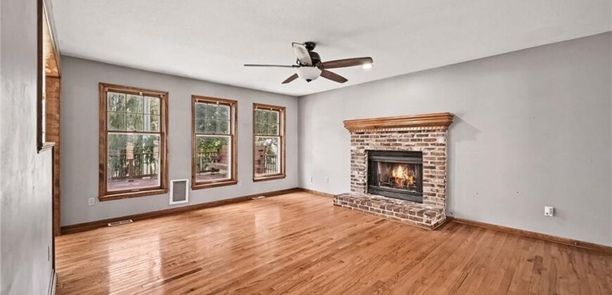 1629 Dunwich Drive, Liberty, MO 64068