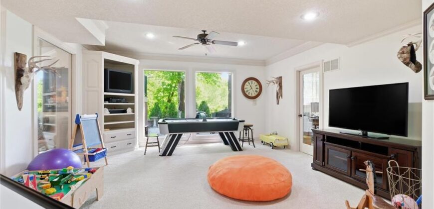 6001 N Cosby Avenue, Kansas City, MO 64151