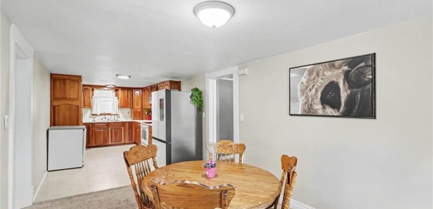 514 N MAPLE Avenue, Smithville, MO 64089