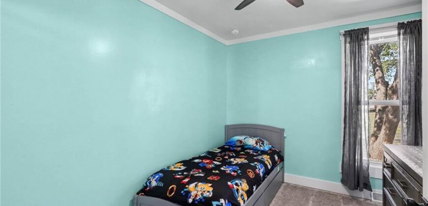 514 N MAPLE Avenue, Smithville, MO 64089