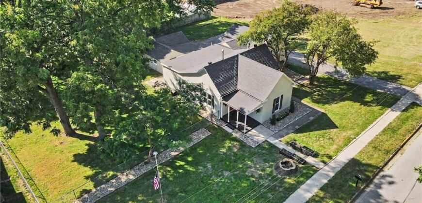 514 N MAPLE Avenue, Smithville, MO 64089