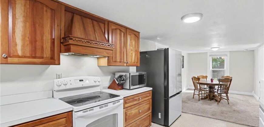 514 N MAPLE Avenue, Smithville, MO 64089