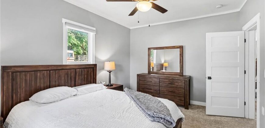 514 N MAPLE Avenue, Smithville, MO 64089