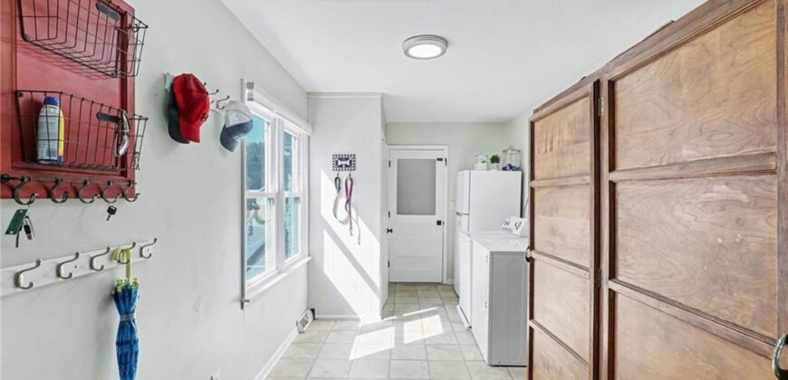 514 N MAPLE Avenue, Smithville, MO 64089