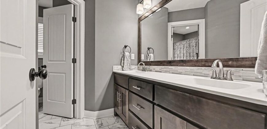 12725 N Overbrook Drive, Platte City, MO 64079