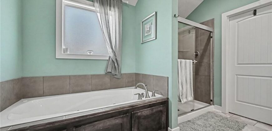 12725 N Overbrook Drive, Platte City, MO 64079
