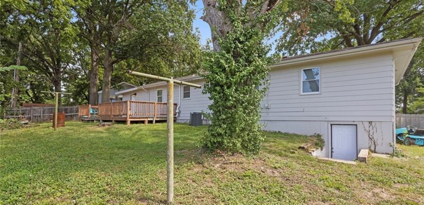 24 Virginia Drive, Liberty, MO 64068