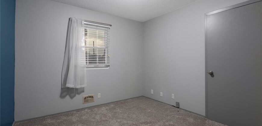 7510 Oak Street, Pleasant Valley, MO 64068
